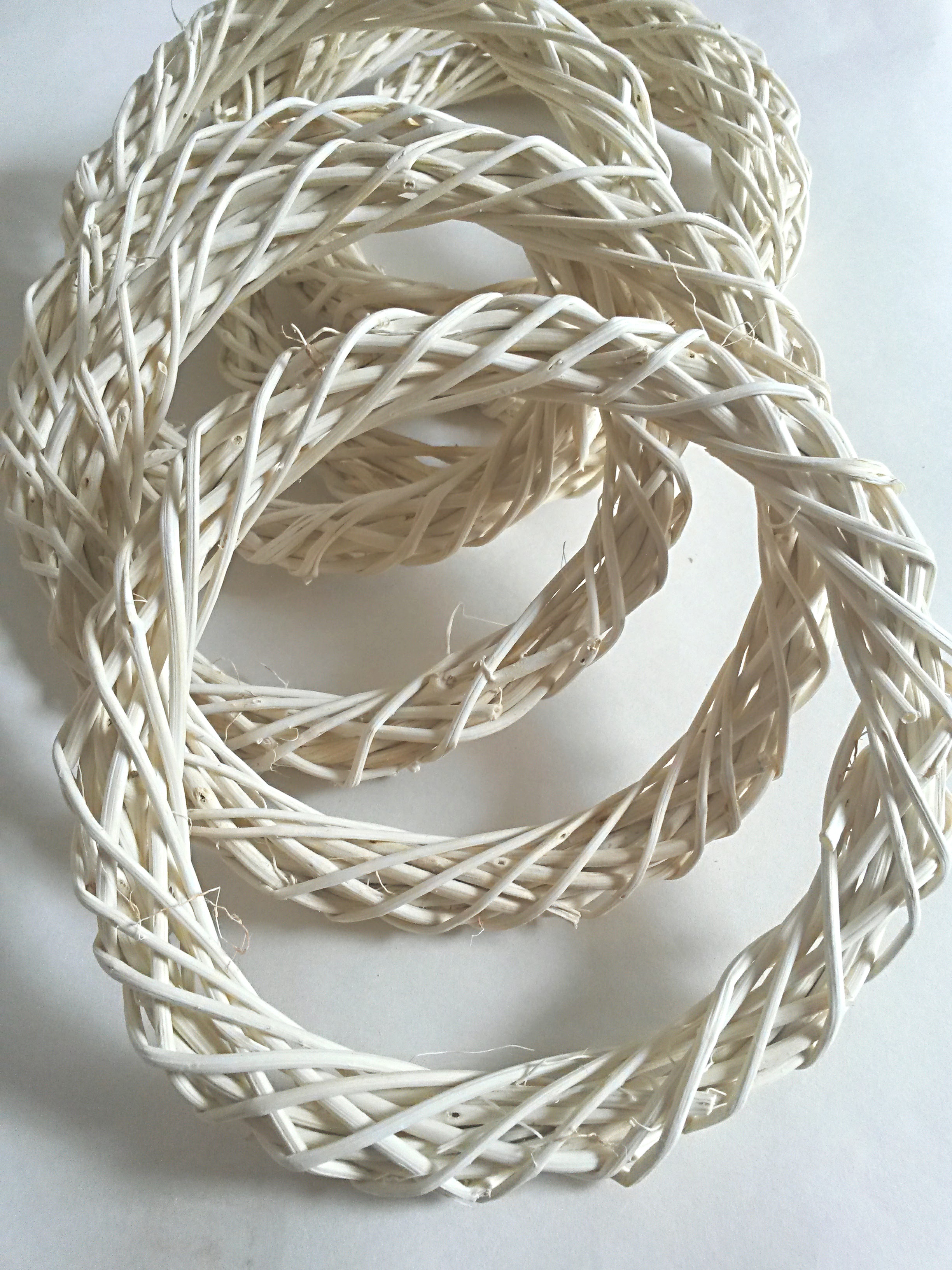 Věneček proutí 15 cm bělený