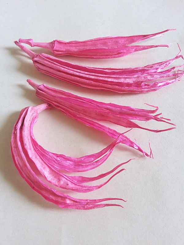 Okra pod růžová