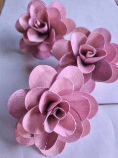 Wooden rose 8 cm světle fialová stopka